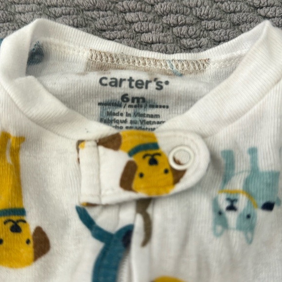 👶🏼 🐶 Carters Footie Pajama Lot 2 Twins Size 6 month Two way zipper Dogs EUC - Picture 3 of 5